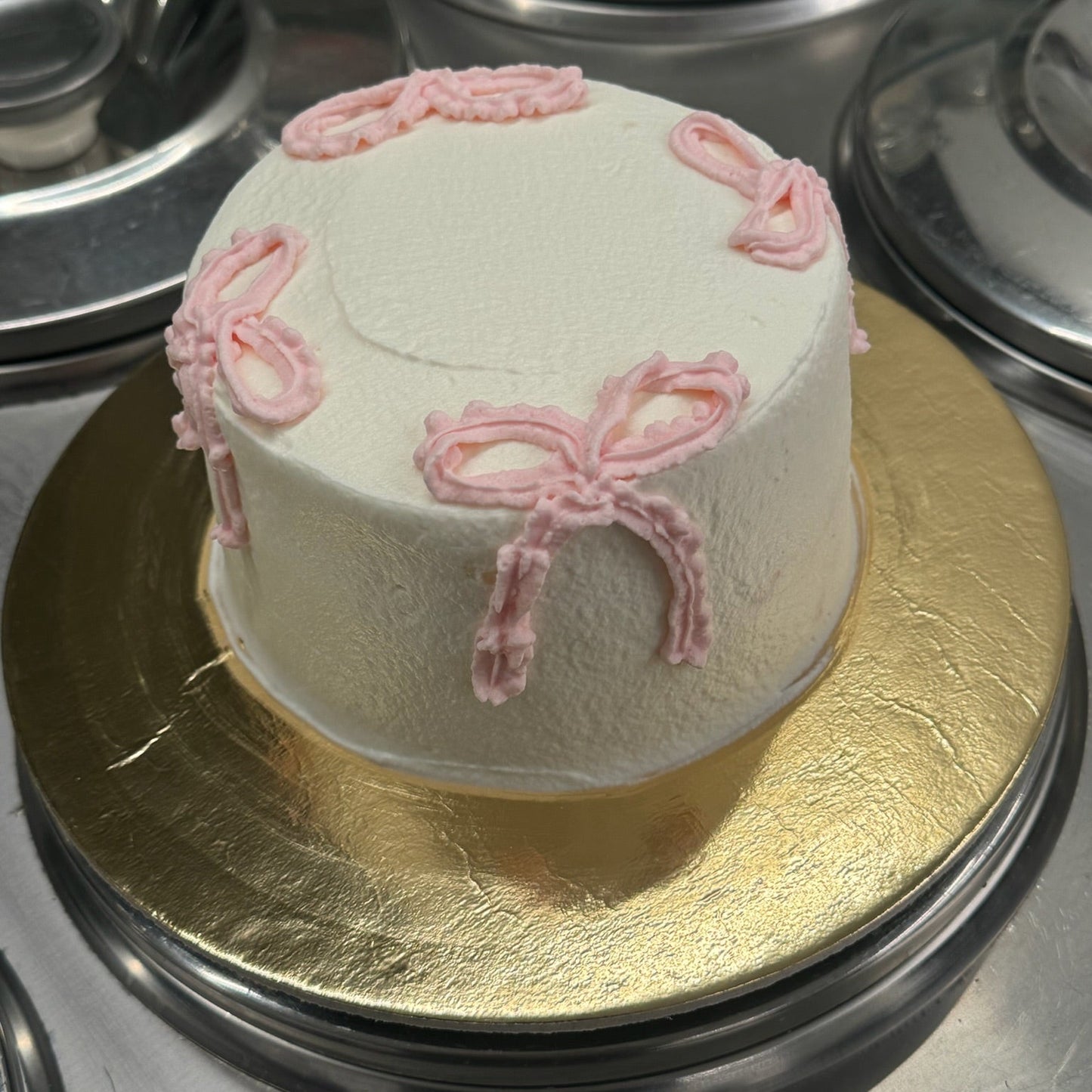 MINI BOW CAKE