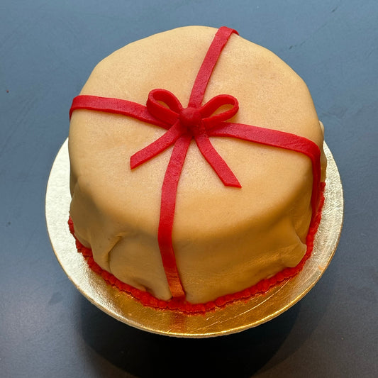 CHRISTMAS GIFT CAKE