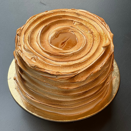 GOLDEN VANILLA MERINGUE CAKE