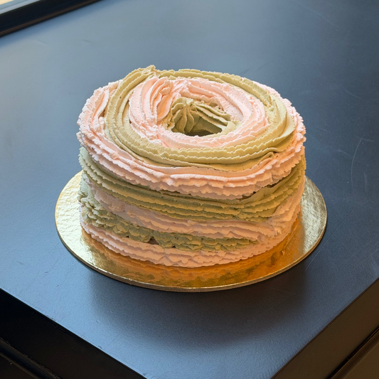 Torta d'angelo glassata al lampone